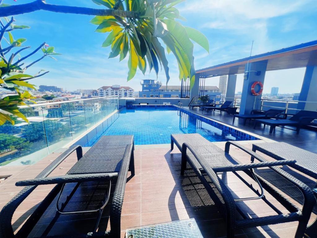 Honey Boutique Hotel Pattaya Exterior photo